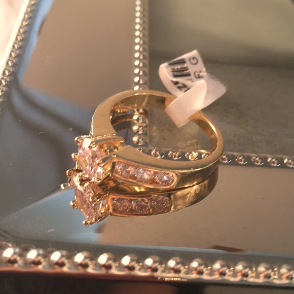 ❤️HP🎉Stunning Simulated Diamond Ring - Picture 6 of 7